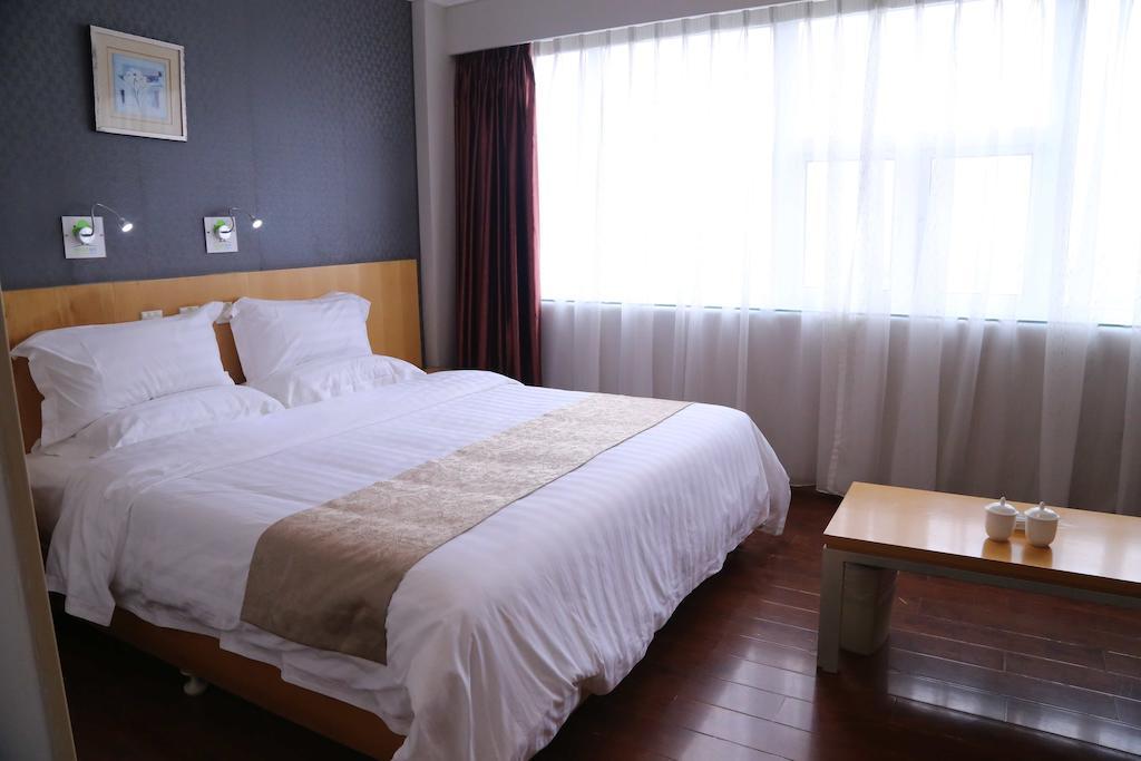 Qingdao Fu Yong Hotel Zimmer foto